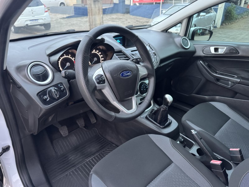 FIESTA 1.6 SE HATCH 16V FLEX 4P MANUAL - 2018 - DOIS IRMãOS