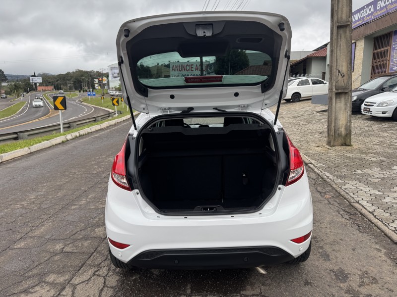 FIESTA 1.6 SE HATCH 16V FLEX 4P MANUAL - 2018 - DOIS IRMãOS