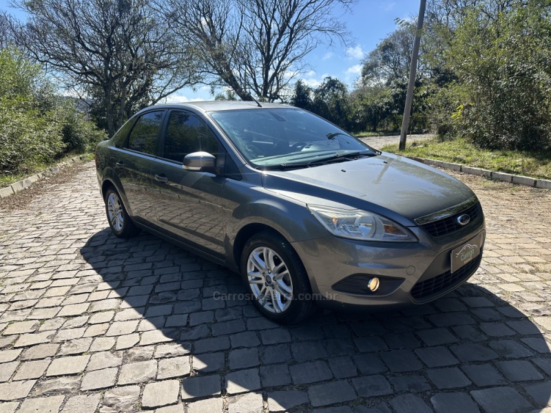 FOCUS 2.0 GLX SEDAN 16V FLEX 4P AUTOMÁTICO - 2013 - NOVA PRATA