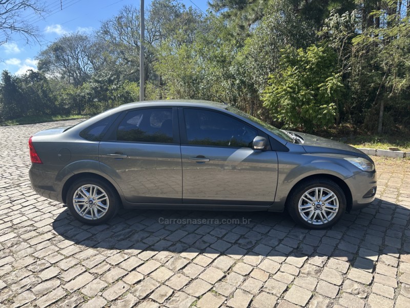 FOCUS 2.0 GLX SEDAN 16V FLEX 4P AUTOMÁTICO - 2013 - NOVA PRATA