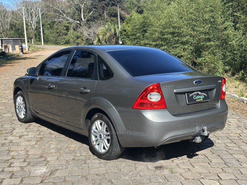 FOCUS 2.0 GLX SEDAN 16V FLEX 4P AUTOMÁTICO - 2013 - NOVA PRATA