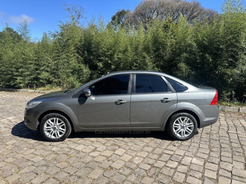 FOCUS 2.0 GLX SEDAN 16V FLEX 4P AUTOMÁTICO - 2013 - NOVA PRATA