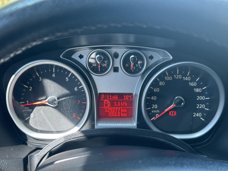 FOCUS 2.0 GLX SEDAN 16V FLEX 4P AUTOMÁTICO - 2013 - NOVA PRATA