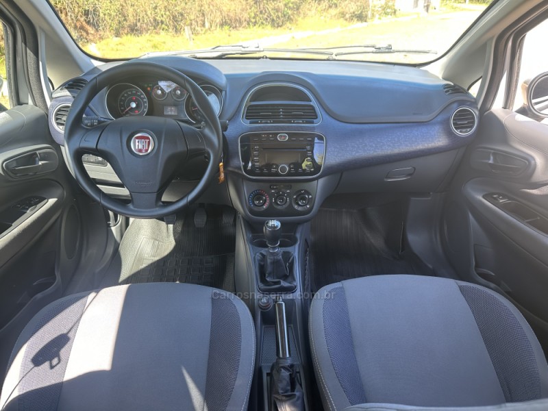 PUNTO 1.4 ATTRACTIVE 8V FLEX 4P MANUAL - 2014 - NOVA PRATA