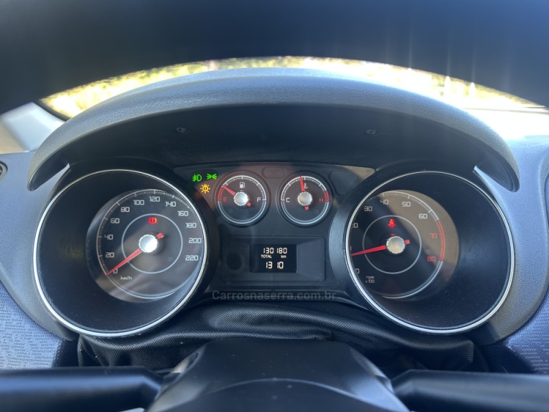 PUNTO 1.4 ATTRACTIVE 8V FLEX 4P MANUAL - 2014 - NOVA PRATA