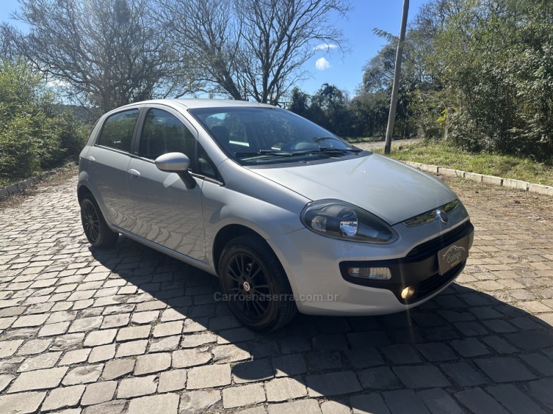PUNTO 1.4 ATTRACTIVE 8V FLEX 4P MANUAL - 2014 - NOVA PRATA