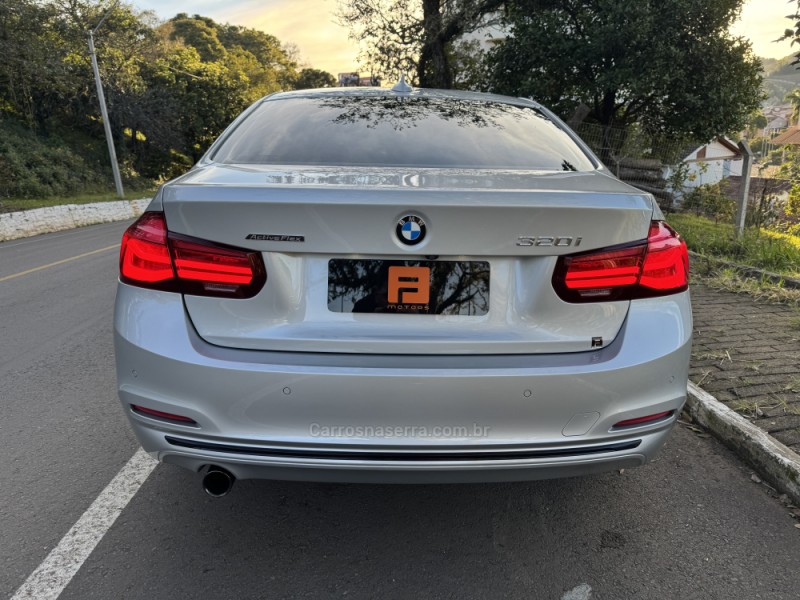 320I 2.0 16V TURBO ACTIVE FLEX 4P AUTOMÁTICO - 2018 - NOVA ARAçá