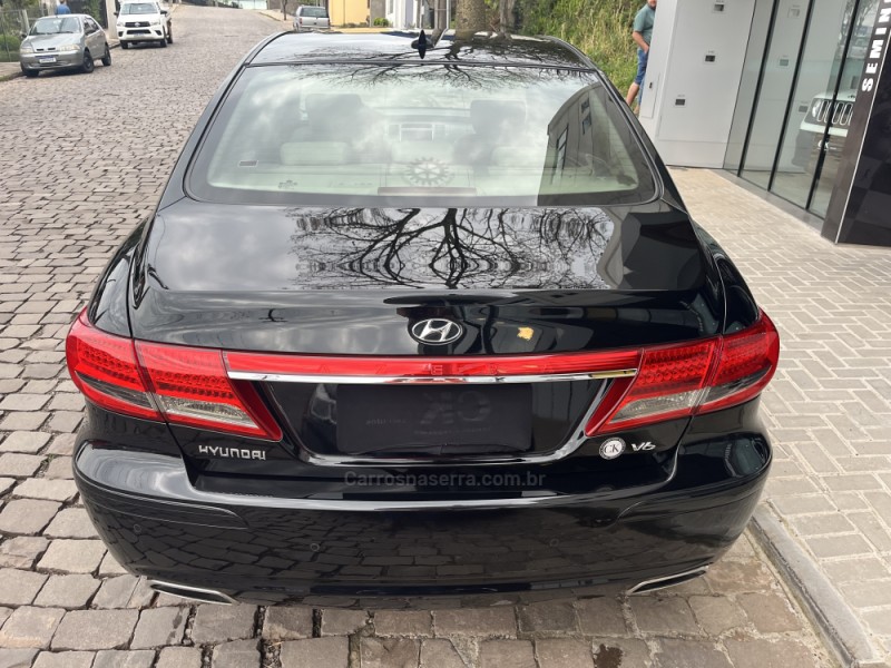 AZERA 3.3 MPFI GLS SEDAN V6 24V GASOLINA 4P AUTOMÁTICO - 2011 - VERANóPOLIS
