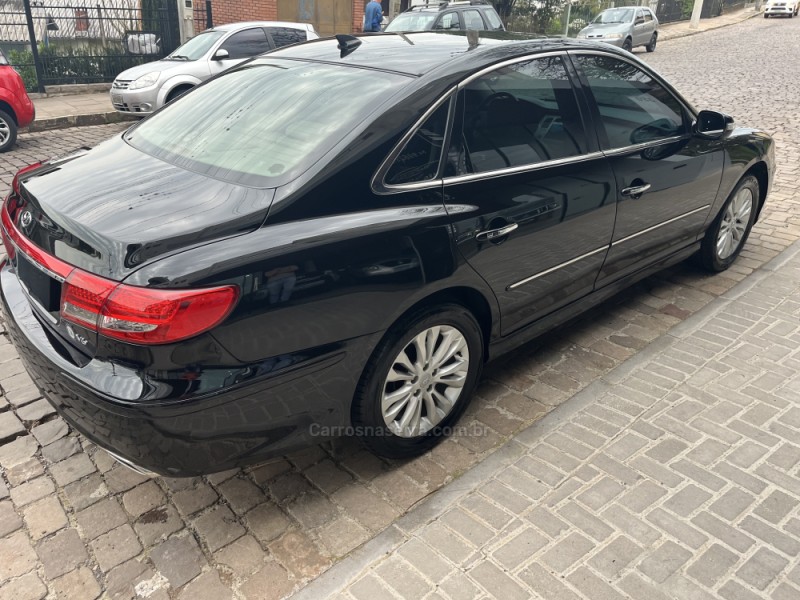 AZERA 3.3 MPFI GLS SEDAN V6 24V GASOLINA 4P AUTOMÁTICO - 2011 - VERANóPOLIS