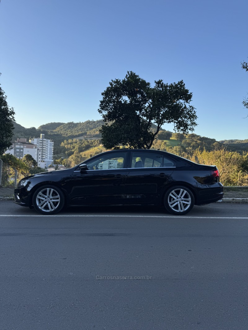 JETTA 2.0 TSI HIGHLINE 211CV GASOLINA 4P DSG - 2016 - NOVA ARAçá