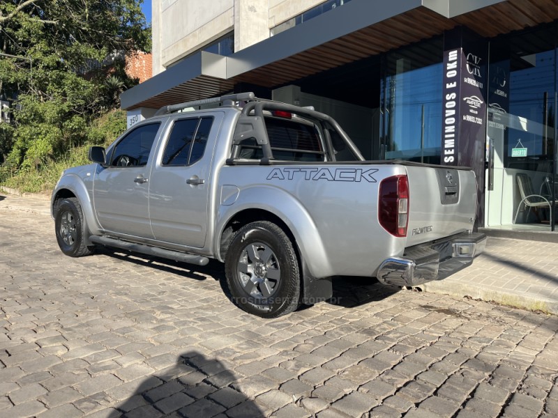 FRONTIER 2.5 LE ATTACK 4X4 CD TURBO ELETRONIC DIESEL 4P AUTOMÁTICO - 2016 - VERANóPOLIS