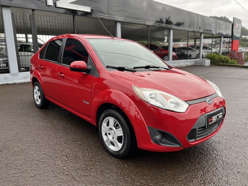 FIESTA 1.6 MPI CLASS SEDAN 8V FLEX 4P MANUAL - 2011 - BOM PRINCíPIO