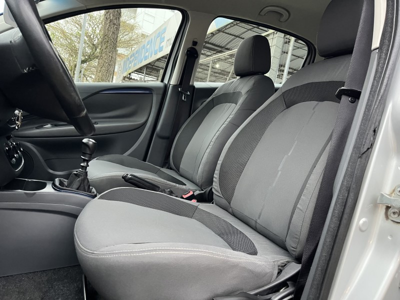 PUNTO 1.4 ATTRACTIVE 8V FLEX 4P MANUAL - 2013 - GARIBALDI