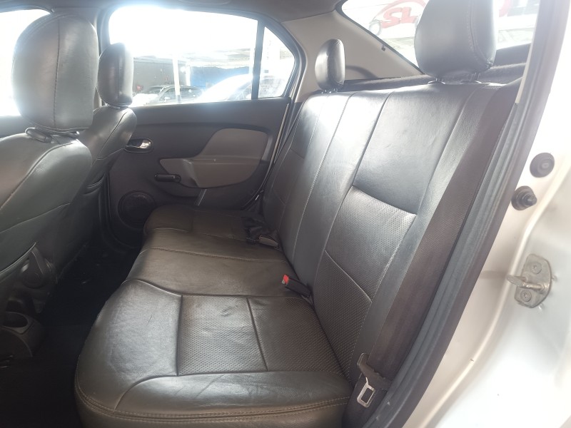 LOGAN 1.6 EXPRESSION 8V FLEX 4P MANUAL - 2015 - CAXIAS DO SUL