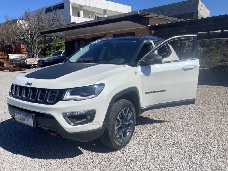 COMPASS 2.0 16V DIESEL TRAILHAWK 4X4 AUTOMÁTICO - 2020 - CAXIAS DO SUL