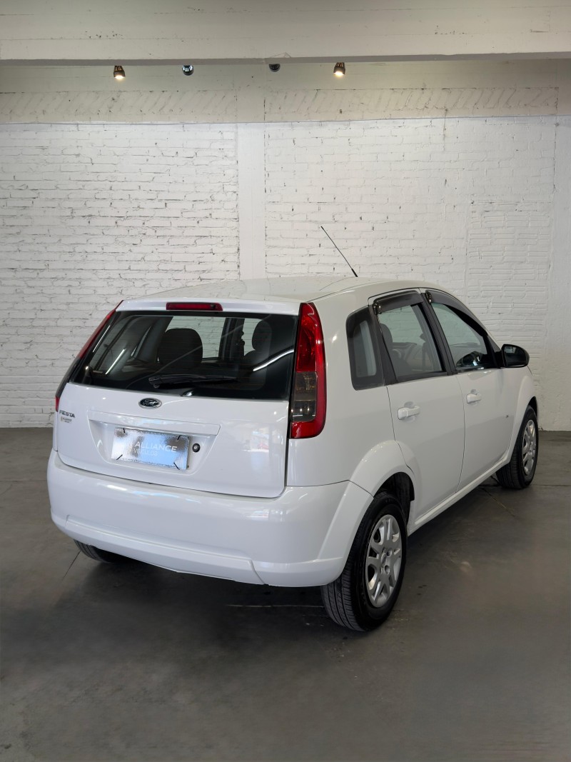 FIESTA 1.0 SE 8V FLEX 4P MANUAL - 2014 - CAXIAS DO SUL