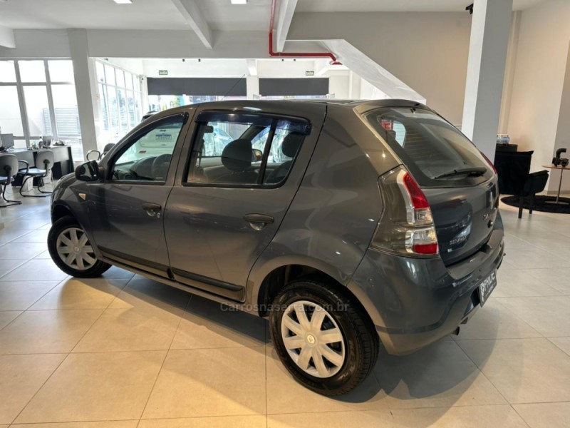 SANDERO 1.0 EXPRESSION 16V FLEX 4P MANUAL - 2014 - CAXIAS DO SUL