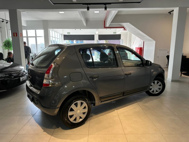 SANDERO 1.0 EXPRESSION 16V FLEX 4P MANUAL - 2014 - CAXIAS DO SUL