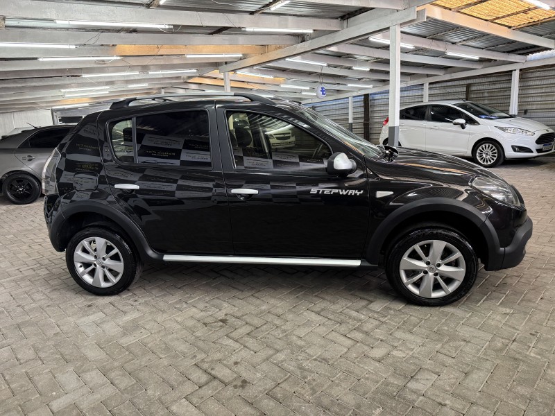 SANDERO 1.6 STEPWAY 8V FLEX 4P MANUAL - 2013 - CAXIAS DO SUL