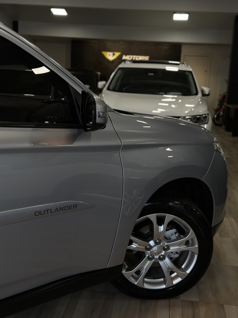 OUTLANDER 2.0 16V GASOLINA 4P AUTOMÁTICO - 2014 - CAXIAS DO SUL