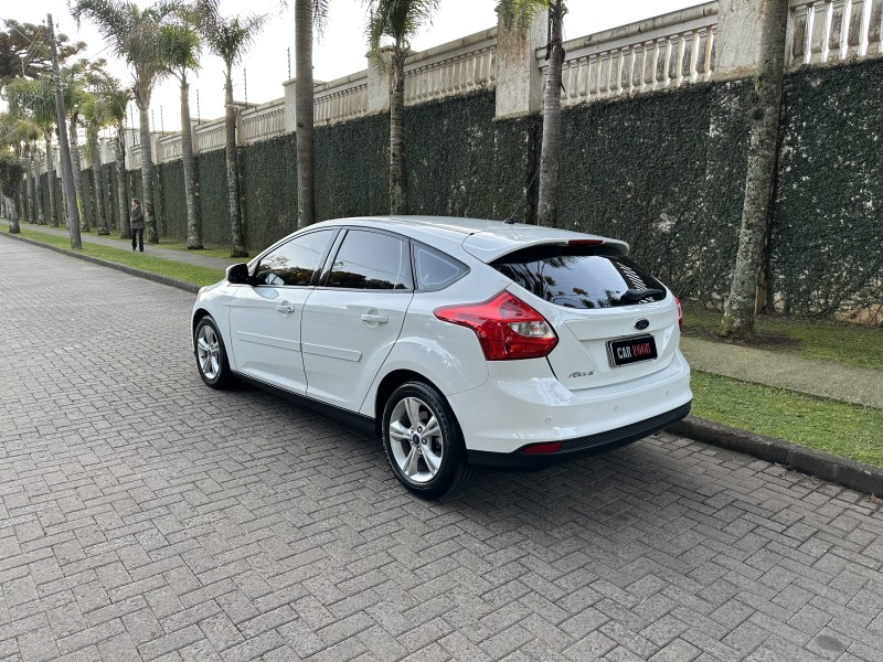 FOCUS 1.6 SE HATCH 16V FLEX 4P AUTOMÁTICO - 2014 - CAXIAS DO SUL