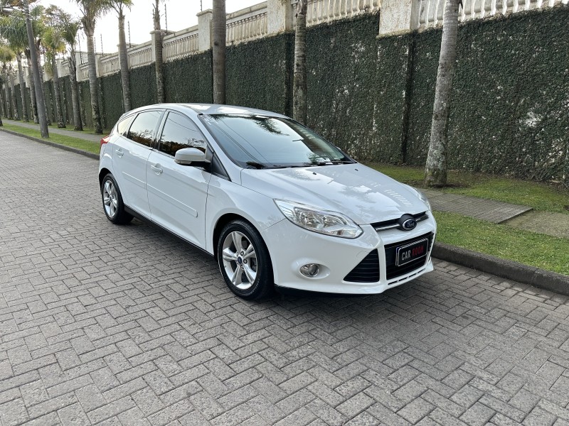 FOCUS 1.6 SE HATCH 16V FLEX 4P AUTOMÁTICO - 2014 - CAXIAS DO SUL