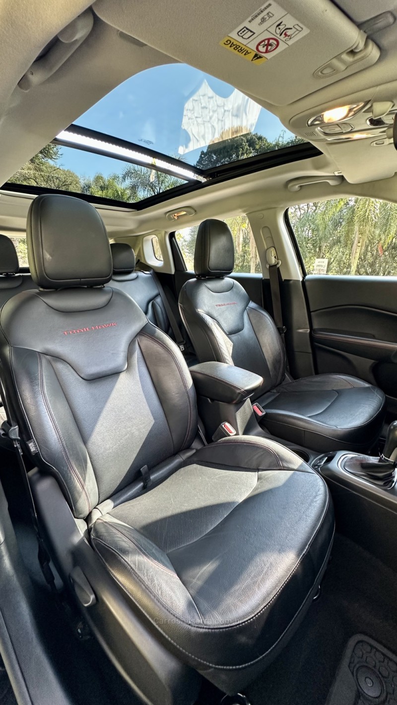 COMPASS 2.0 16V DIESEL TRAILHAWK 4X4 AUTOMÁTICO - 2018 - CAXIAS DO SUL