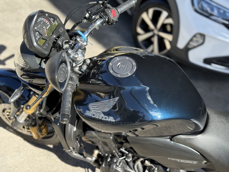 CB 600F HORNET - 2011 - CAXIAS DO SUL