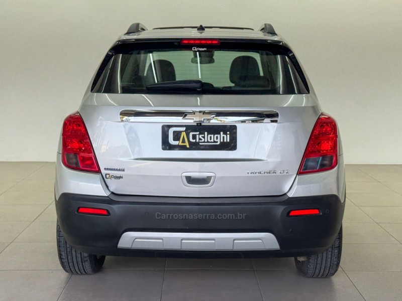 TRACKER 1.8 MPFI LTZ 4X2 16V FLEX 4P AUTOMÁTICO - 2014 - CARLOS BARBOSA