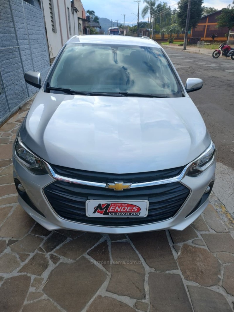 ONIX 1.0 LT 12V TURBO FLEX 4P MANUAL - 2020 - TRêS COROAS