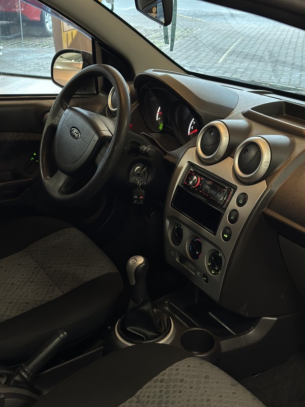FIESTA 1.6 MPI CLASS HATCH 8V FLEX 4P MANUAL - 2011 - CAXIAS DO SUL