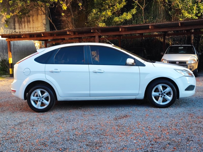 FOCUS 1.6 GLX 16V FLEX 4P MANUAL - 2011 - FARROUPILHA
