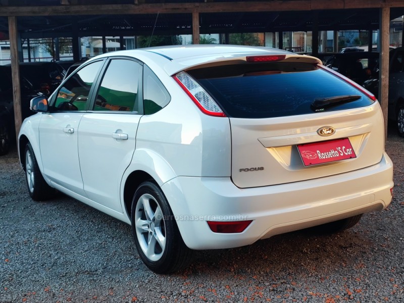 FOCUS 1.6 GLX 16V FLEX 4P MANUAL - 2011 - FARROUPILHA