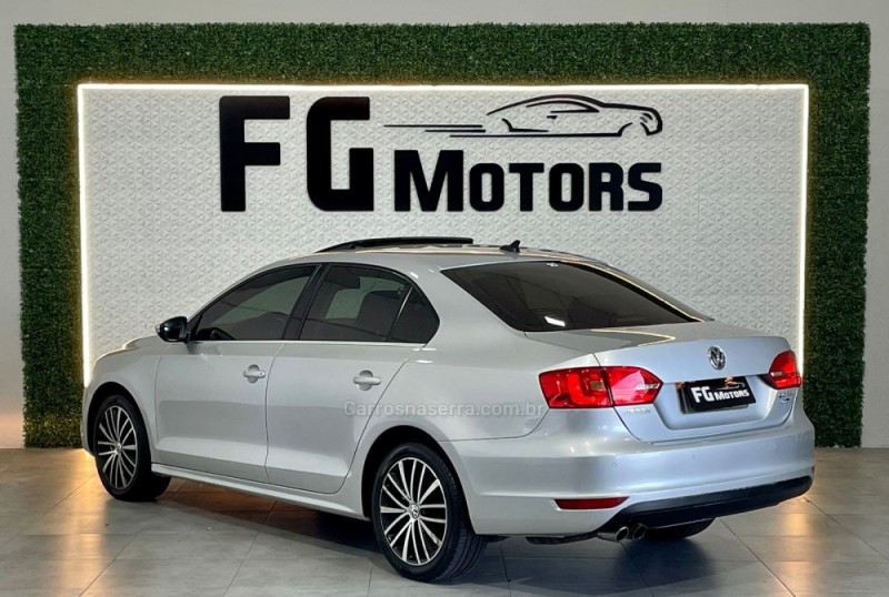 JETTA 2.0 TSI HIGHLINE 211CV GASOLINA 4P TIPTRONIC - 2013 - NOVO HAMBURGO