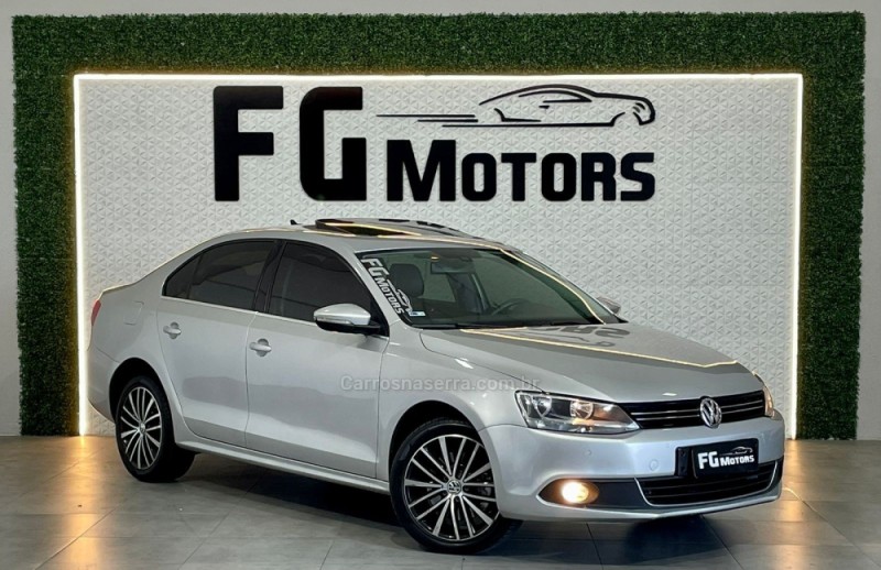 JETTA 2.0 TSI HIGHLINE 211CV GASOLINA 4P TIPTRONIC