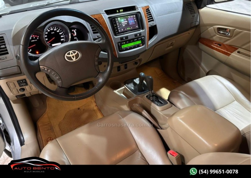 HILUX SW4 3.0 SRV 4X4 7 LUGARES 16V TURBO INTERCOOLER DIESEL 4P AUTOMÁTICO - 2011 - BENTO GONçALVES