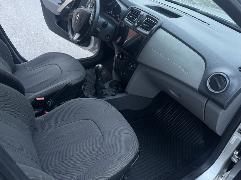 LOGAN 1.6 DYNAMIQUE 8V FLEX 4P MANUAL - 2015 - CAXIAS DO SUL