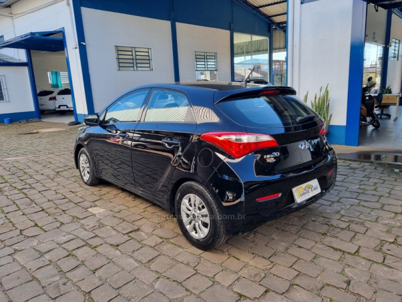 HB20 1.0 COMFORT 12V FLEX 4P MANUAL - 2014 - VACARIA