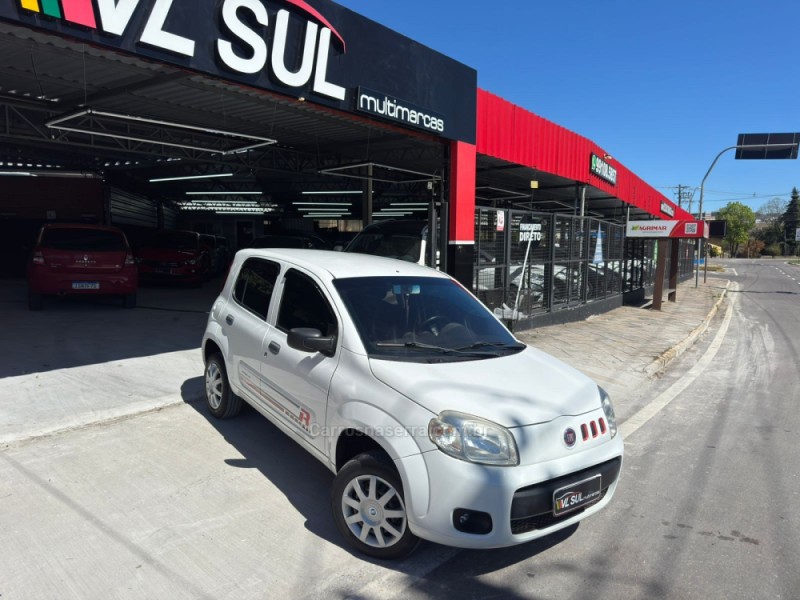 UNO 1.0 EVO VIVACE 8V FLEX 4P MANUAL