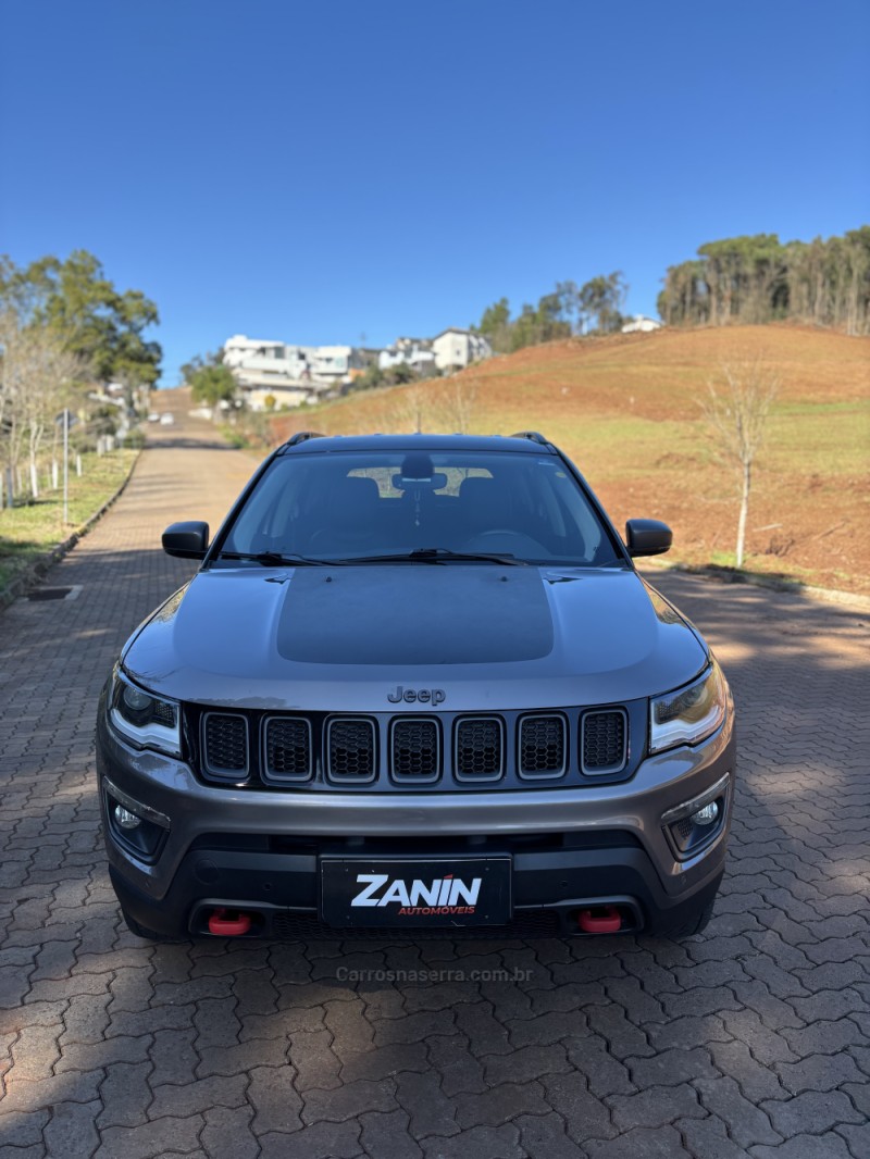 COMPASS 2.0 16V DIESEL TRAILHAWK 4X4 AUTOMÁTICO - 2019 - SANANDUVA