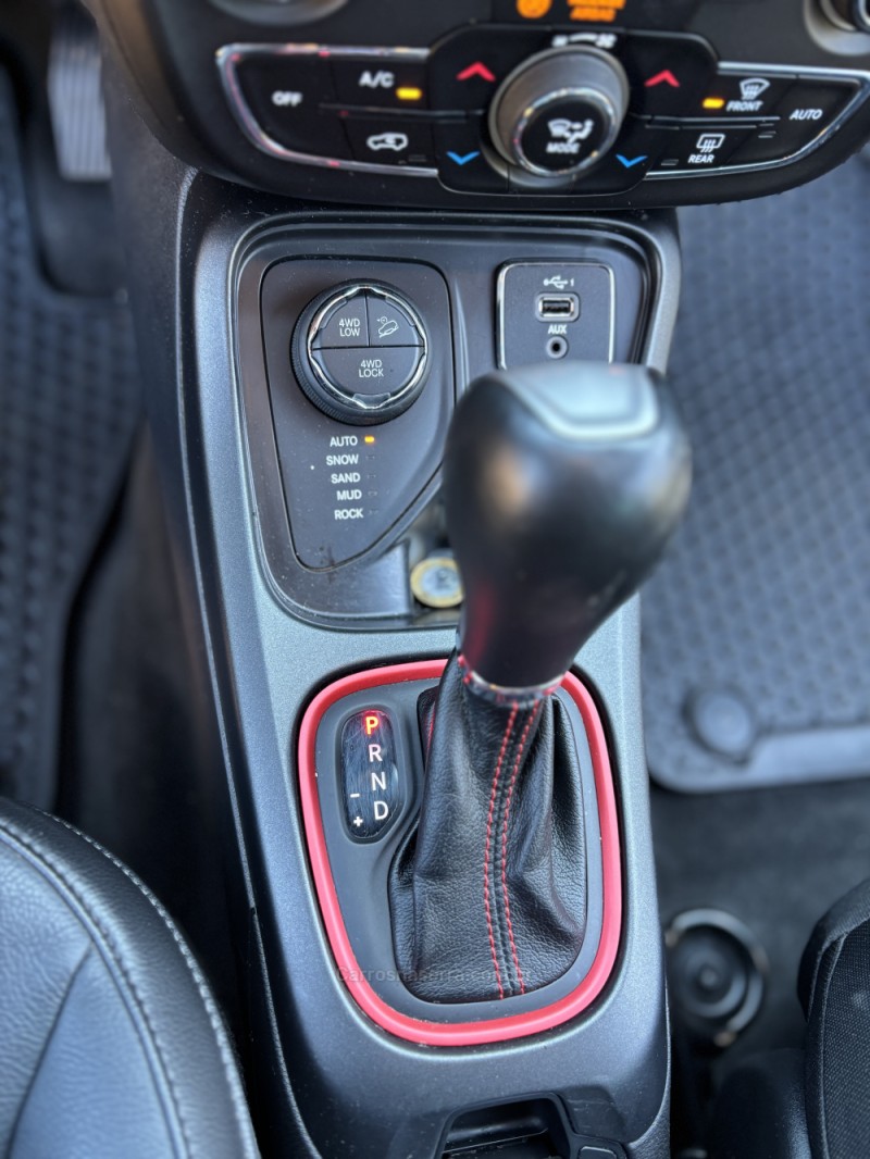COMPASS 2.0 16V DIESEL TRAILHAWK 4X4 AUTOMÁTICO - 2019 - SANANDUVA