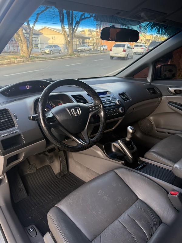 CIVIC 1.8 LXS 16V FLEX 4P MANUAL - 2010 - FARROUPILHA