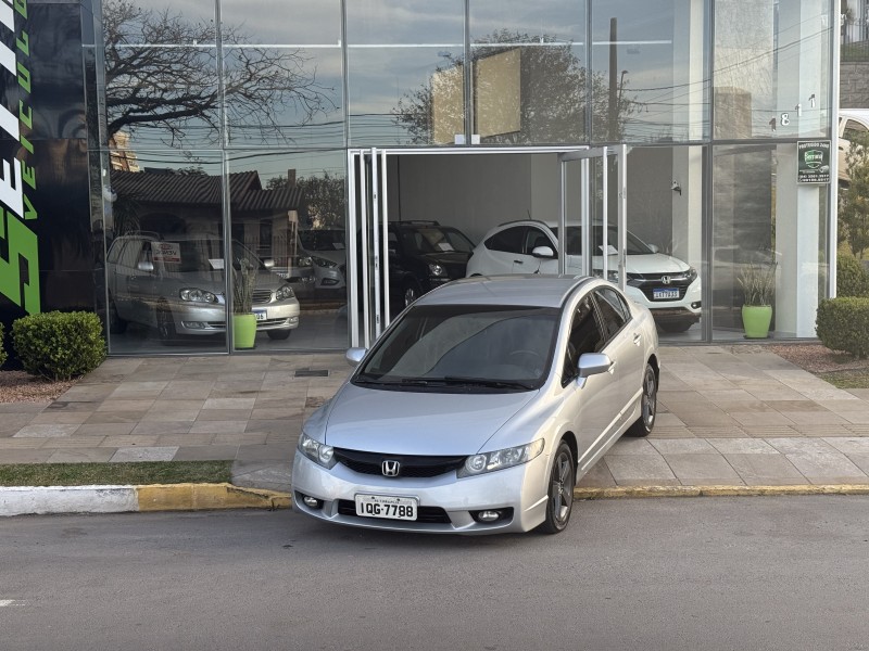 CIVIC 1.8 LXS 16V FLEX 4P MANUAL - 2010 - FARROUPILHA