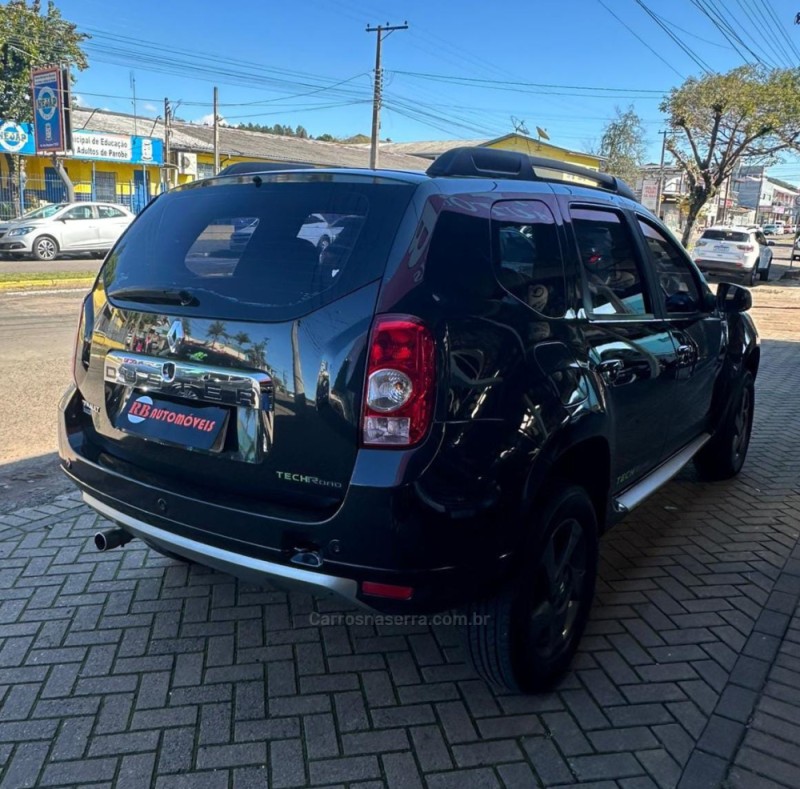 DUSTER 1.6 DYNAMIQUE 4X2 16V FLEX 4P MANUAL - 2014 - PAROBé