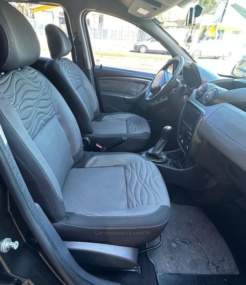 DUSTER 1.6 DYNAMIQUE 4X2 16V FLEX 4P MANUAL - 2014 - PAROBé