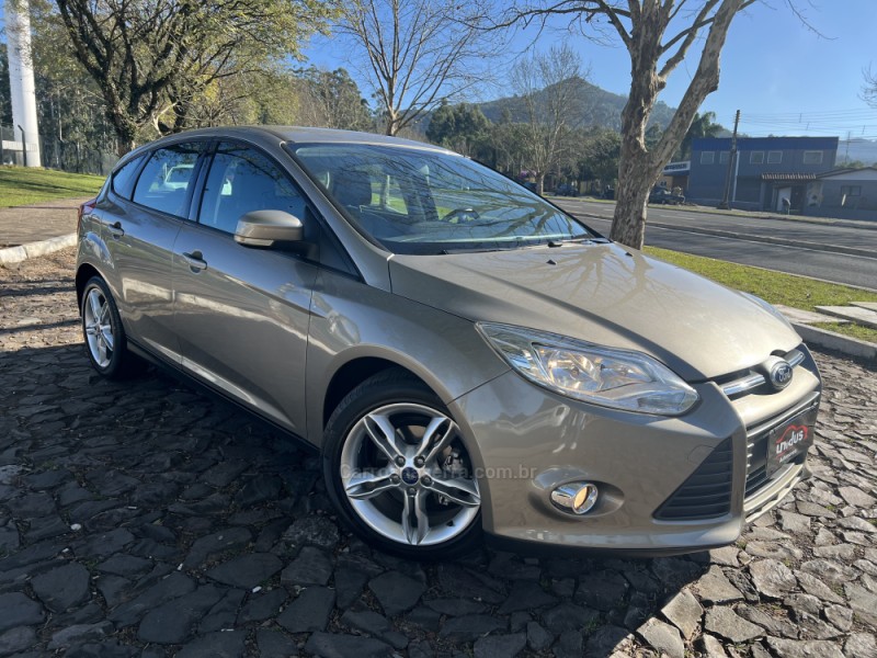 FOCUS 2.0 SE HATCH 16V FLEX 4P AUTO - 2015 - DOIS IRMãOS
