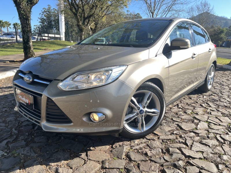 focus 2.0 se hatch 16v flex 4p auto 2015 dois irmaos
