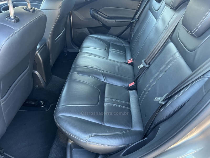 FOCUS 2.0 SE HATCH 16V FLEX 4P AUTO - 2015 - DOIS IRMãOS