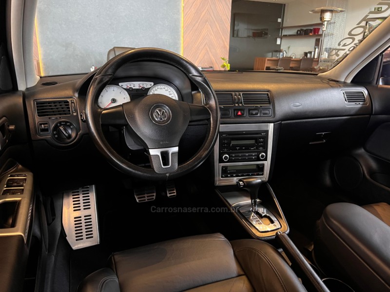 GOLF 2.0 MI BLACK EDITION 8V FLEX 4P TIPTRONIC - 2013 - CAMPO BOM