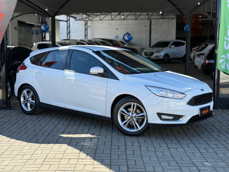 FOCUS 1.6 SE PLUS 16V FLEX 4P MANUAL - 2018 - LAGOA VERMELHA